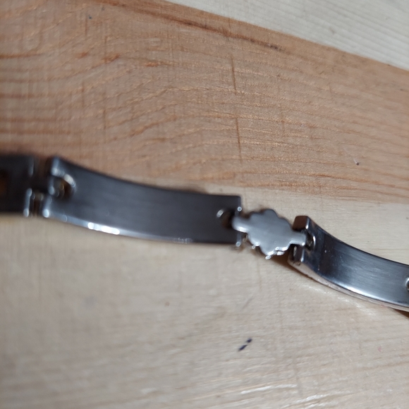 Stainless Steel Silver/Gold Flower Link Bracelet - Picture 4 of 4